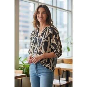 Umgee Women's Two-Tone Abstract Print Blouse V-Neck 3/4 Sleeve